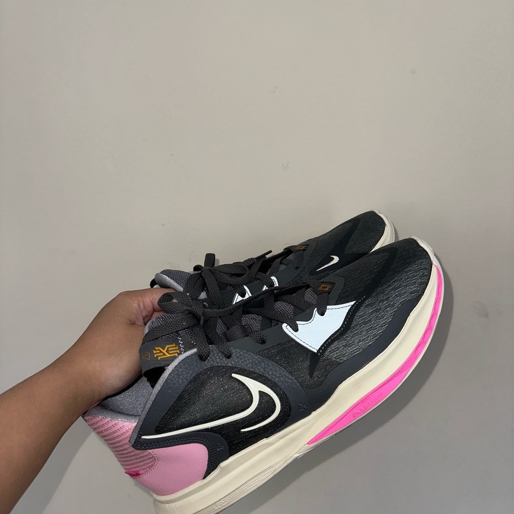 Nike Kyrie Low 5 ‘Iron Grey Coconut Milk’